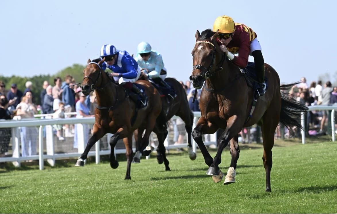 BYZANTINE gets off the mark in fine style